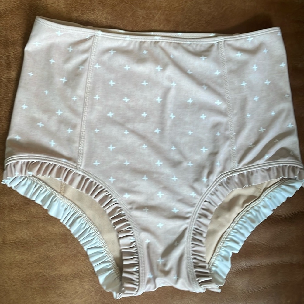 Kortni Jeane light khaki with white stars swim bottoms  med